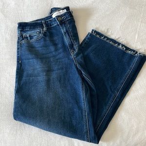 Carly Jean Los Angeles